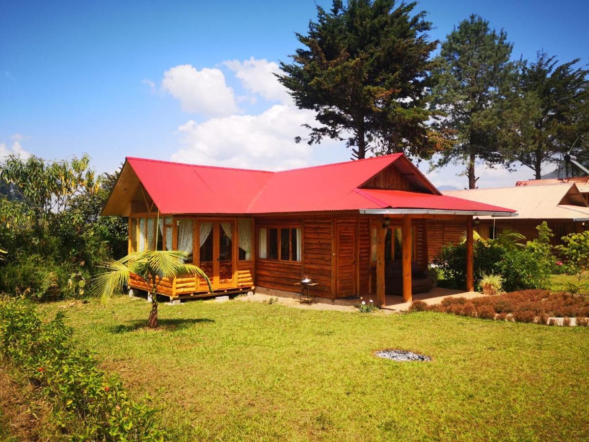 Hassinger Ranch Cabanas Oxapampa Buitenkant foto