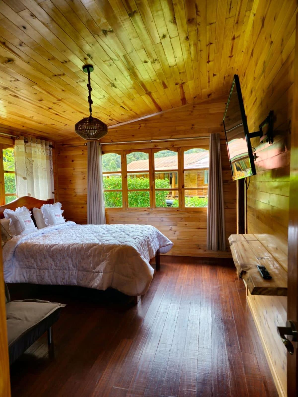 Hassinger Ranch Cabanas Oxapampa Buitenkant foto