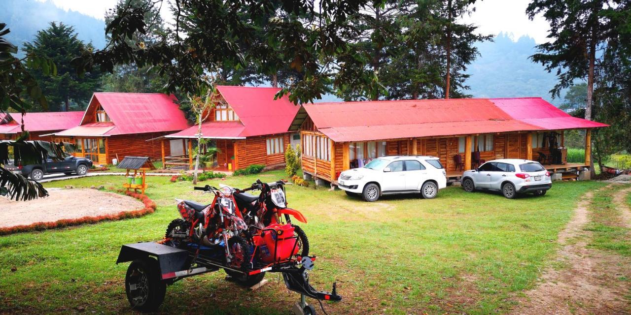 Hassinger Ranch Cabanas Oxapampa Buitenkant foto